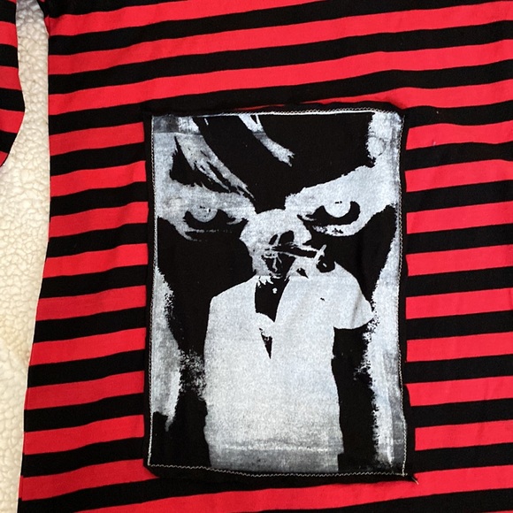 No name brand long sleeved shirt with detailed prints - Picture 3 of 6